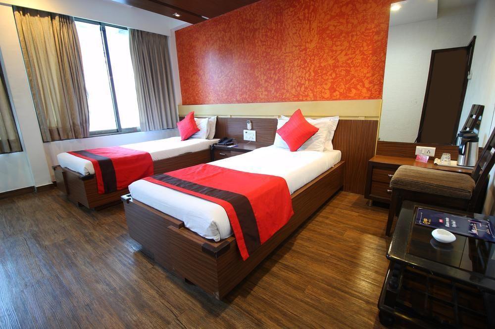 Oyo Premium Law Garden C G Road Hotel Ahmedabad Luaran gambar