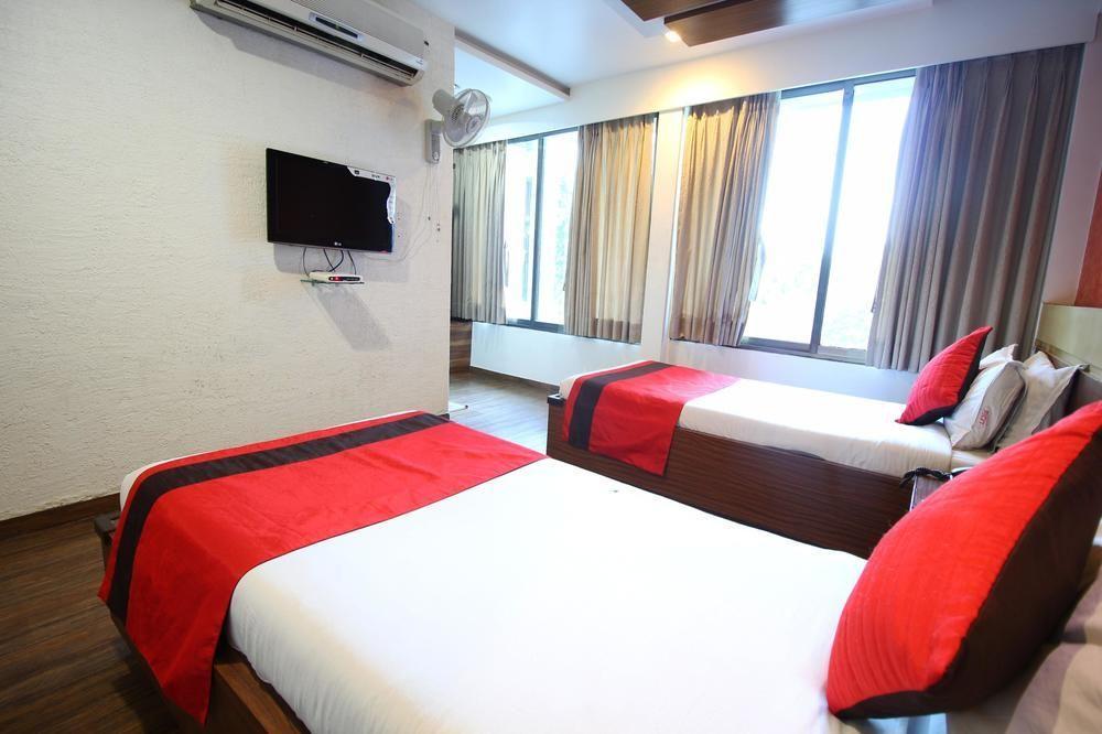 Oyo Premium Law Garden C G Road Hotel Ahmedabad Luaran gambar