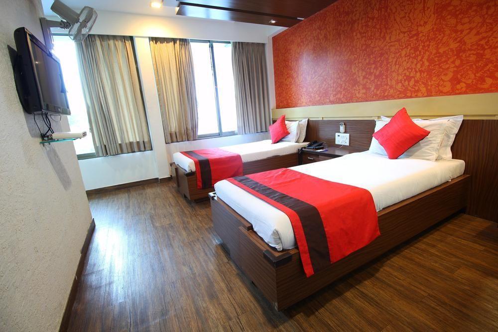 Oyo Premium Law Garden C G Road Hotel Ahmedabad Luaran gambar